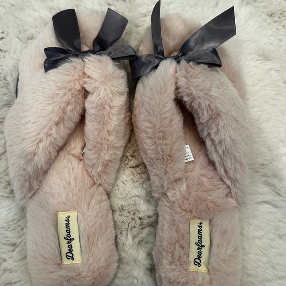 dearfoams Shoes - Dearfoams Women's Blush Furry Slippers with Black Bow